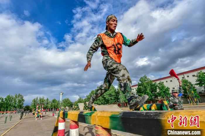 西藏军区开展年度创破记录比武活动