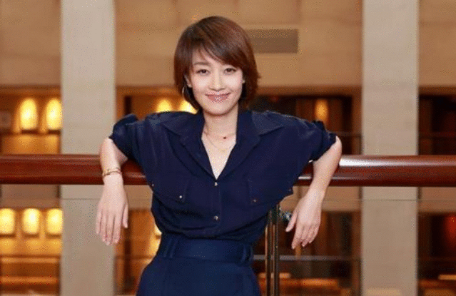 马伊琍与神秘男子，亲密动作不断，与文章分手