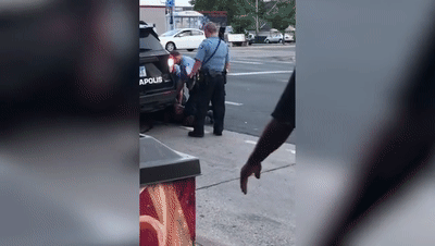 还原美国黑人男子死亡事件，当时究竟发生了什