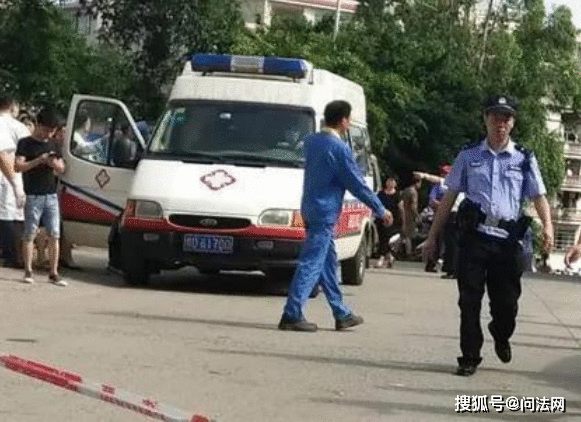 小学保安化身砍王，砍伤师生40余名！