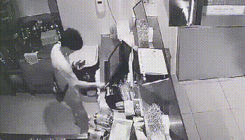 “自首是不会自首的，直到你们抓到我！”民警