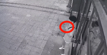 “自首是不会自首的，直到你们抓到我！”民警