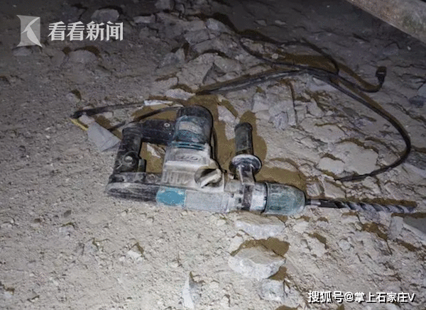 气愤！停车场改宴会厅12根承重柱被打断，局长拍