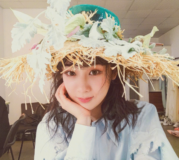 杨紫黑粉被法院开10万罚单，当事人辱骂杨紫，向