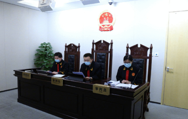 杨紫黑粉被法院开10万罚单，当事人辱骂杨紫，向