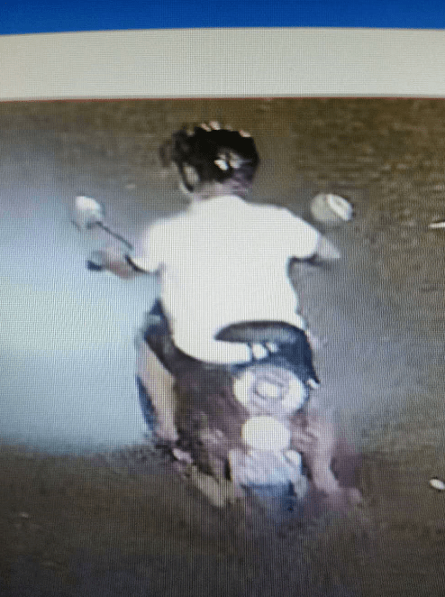 无耻！男子凌晨持刀尾随独行女，还…监控拍下