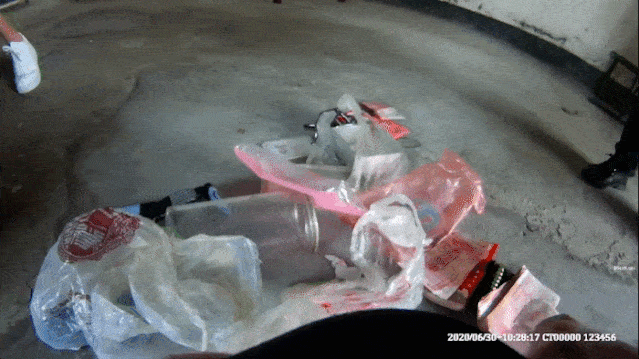 绍兴一老太太家！袜子、饮料瓶、罐头里…翻出