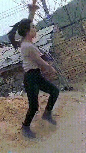 三编丨情侣之间的小游戏永远都是女方赢 不过有