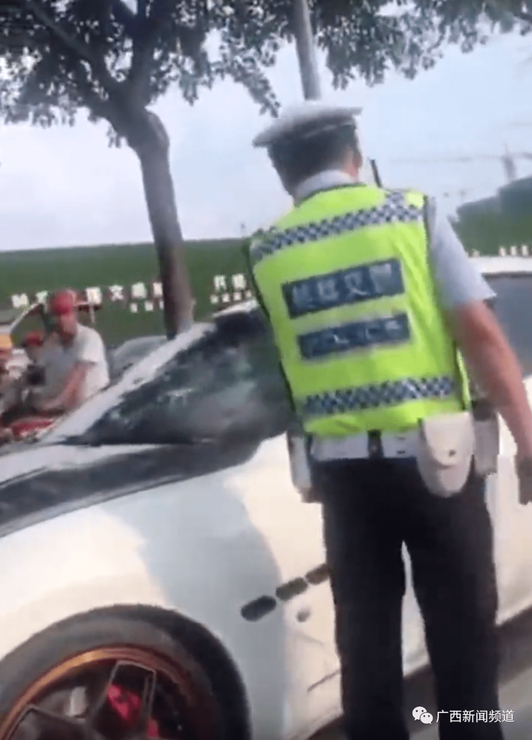 视频疯传！广西这辆玛莎拉蒂火了，冲卡后被交