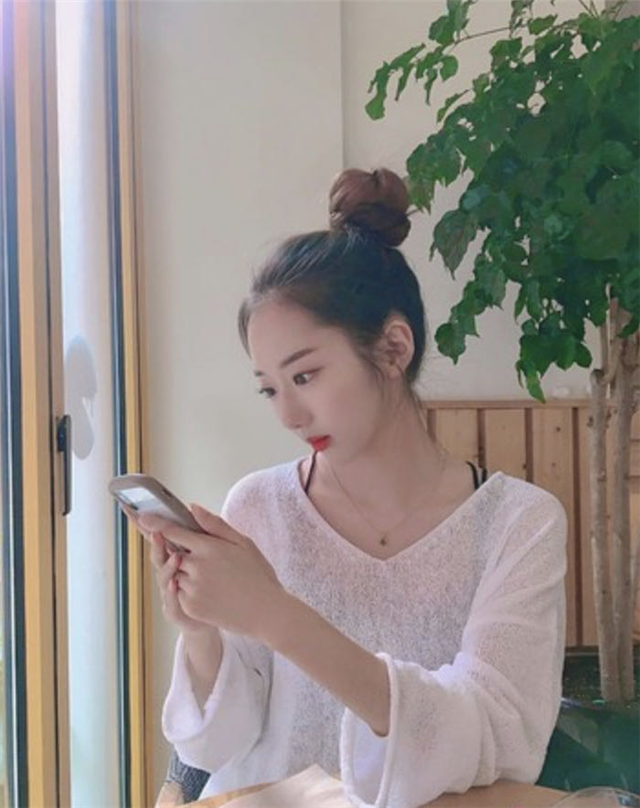 又一女星遭娱乐圈霸凌，还被公司要求封口，深