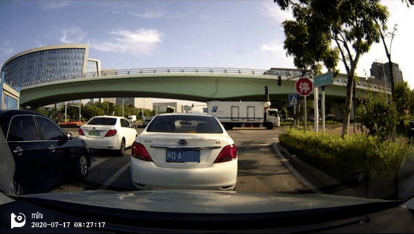 曾厝垵这样的店面一个月租金要十几万？！下辈