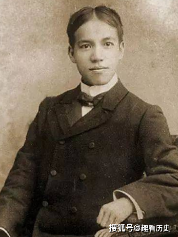 他为革命事业奔走一生，遇到心动女子还向妻子