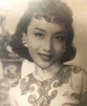 她是军统女特工，却冒死救下地下党员，11年后她