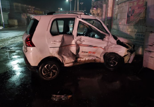 夏邑一男子醉酒驾驶电动轿车撞向小汽车