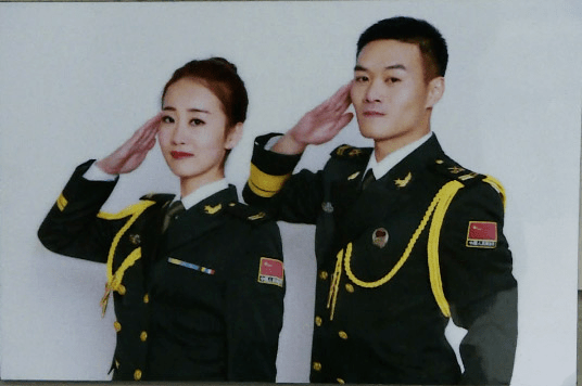 最美军嫂庞莹：胸怀家国情，绿叶映花红