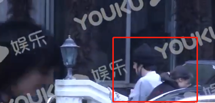 郑云龙新恋情曝光！小区教神秘女子练车，同返