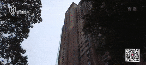 上海阿婆和孙女被十几楼坠下的重物砸伤，血洒