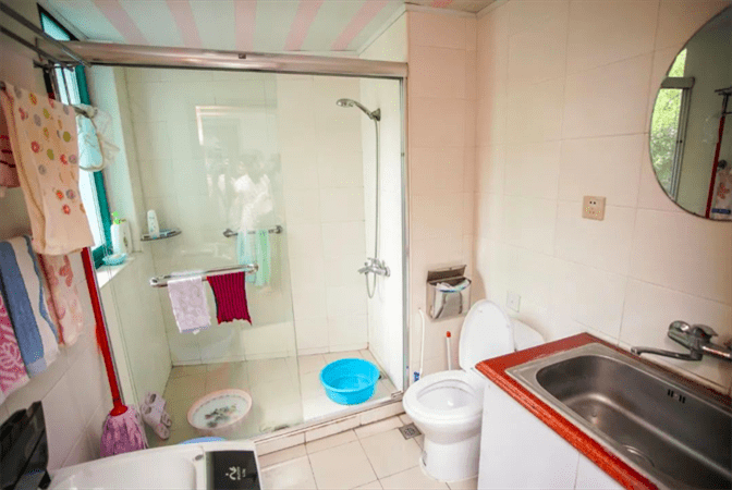 期盼家中装上扶手，越来越多上海老人咨询“房