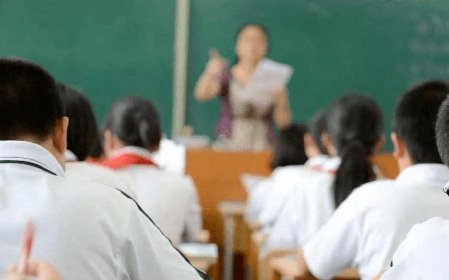 舆情热点回顾： 贵州大方县欠教师工资近5亿元