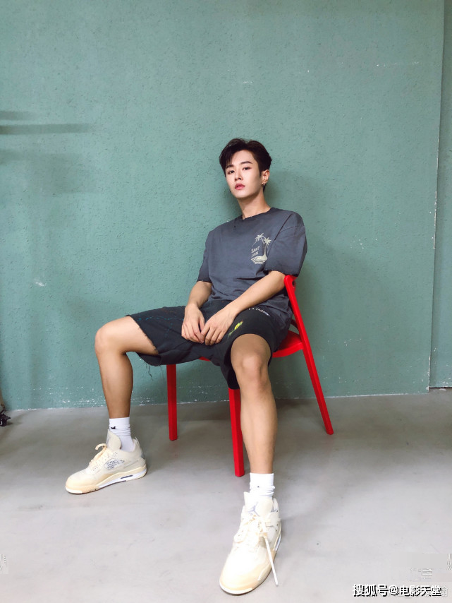 姜贞羽后又一圈内当红爱豆被曝恋情，公司否认