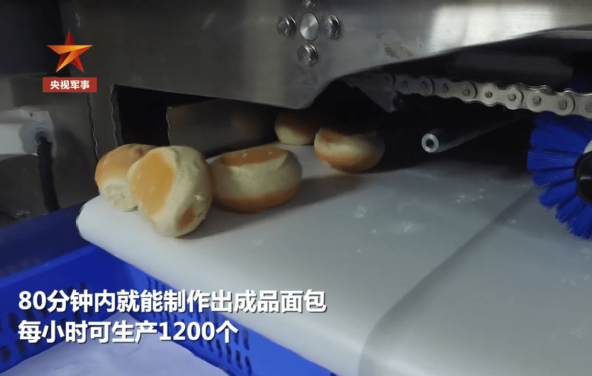 解放军高原保障能力强!无人机为前线送餐 炊事