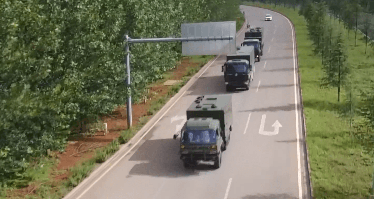 解放军高原保障能力强!无人机为前线送餐 炊事