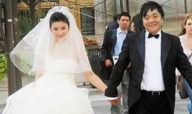 遭渣男家暴还被侮辱&quot;淫猫&quot;?最美琼女郎一