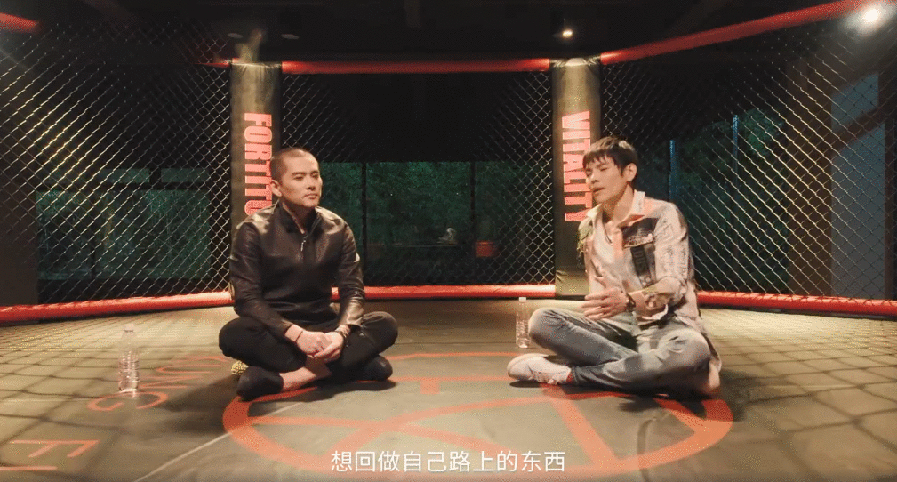 向佐郭碧婷买包年热搜？向佐否认回应：为不上