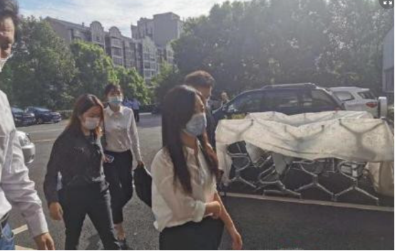 谭松韵妈妈被撞案终审，肇事者被判6年，她将赔