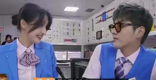 郑爽对吴亦凡很上心？上节目大胆撩加暗示，贴