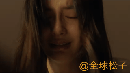 baby哭戏登热搜榜首，“微笑唇”阻碍了她的演技