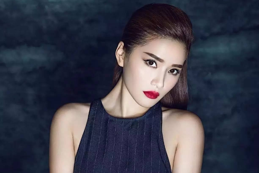 李汶翰恋情曝光，前几天他还“蔑视”恋爱强调