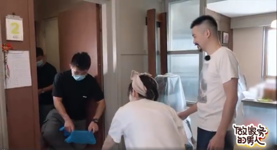 杨子姗因洁癖委屈落泪，老公悉心安慰被夸“新