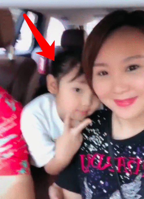 《乡爱》刘能晒小女儿近照，五官神似爸爸，2