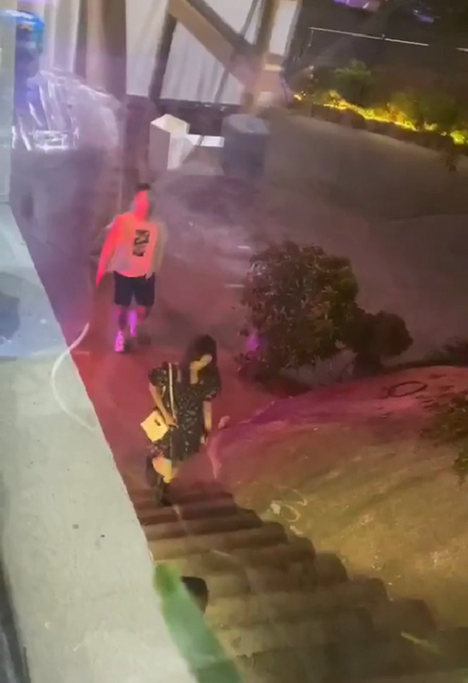 金晨和张继科深夜逛街疑恋情曝光，知情人否认