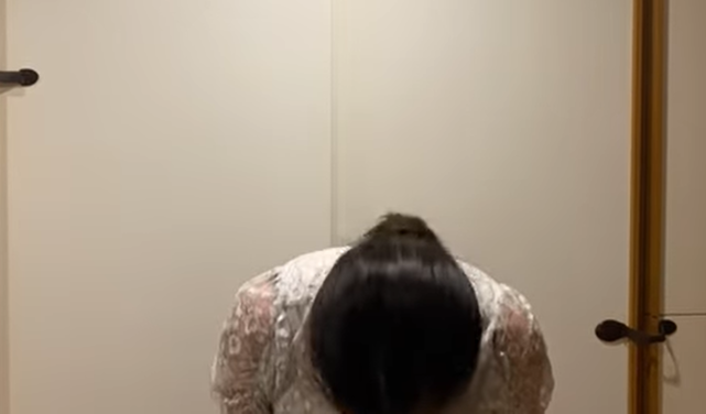 女星控诉保姆虐待儿子，今突发视频道歉，边哭