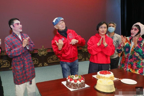 74岁“唐僧”近照神采奕奕，顽强抗癌16年，获妻