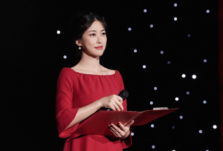 和法拉利副总裁谈恋爱，连续8年入选“全球最美