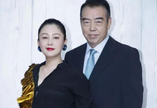 51岁陈红亮相电影节，现场未修图曝光老态明显，