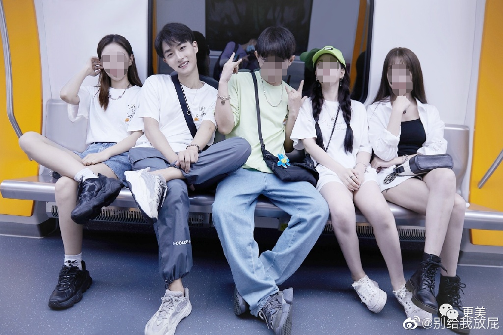 热搜小张，一夜涨粉20万，本奈何老底被扒！这尺