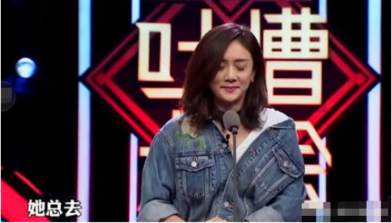 李小璐被拍现身整形医院，不断拉口罩怕被认出