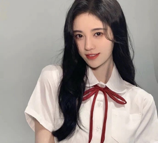 贾玲槽鞠婧祎心机重鞋底高，化妆师说她耍大牌