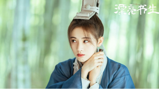 贾玲槽鞠婧祎心机重鞋底高，化妆师说她耍大牌