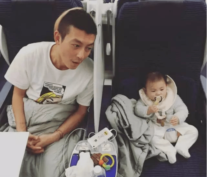 陈冠希晒3岁女儿近照：艳照门过去12年，他还好