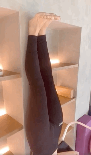 唐艺昕产后复出秀曼妙身姿，浑身珠光宝气优雅