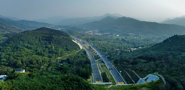 济泰“最美高速”一公里收费一块多！网友：薅