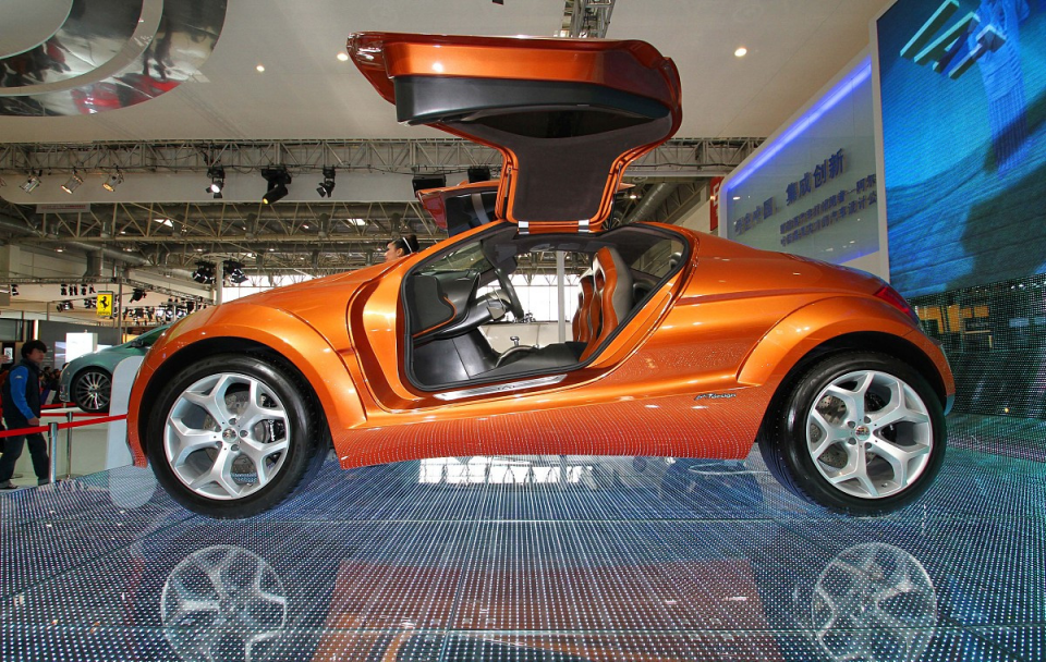 中华神车跌落神坛,年巨亏超百亿,众泰还有机