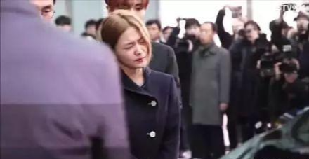朴智善与母自杀身亡，女星晒大笑照悼念被骂没
