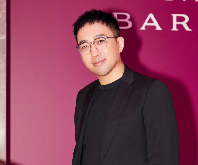 于正也来吃瓜了？发绿茶图疑似内涵赵露思，两
