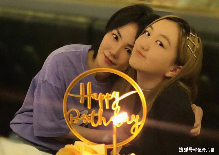 “天后”女儿太难做？李嫣清空社交平台，此前